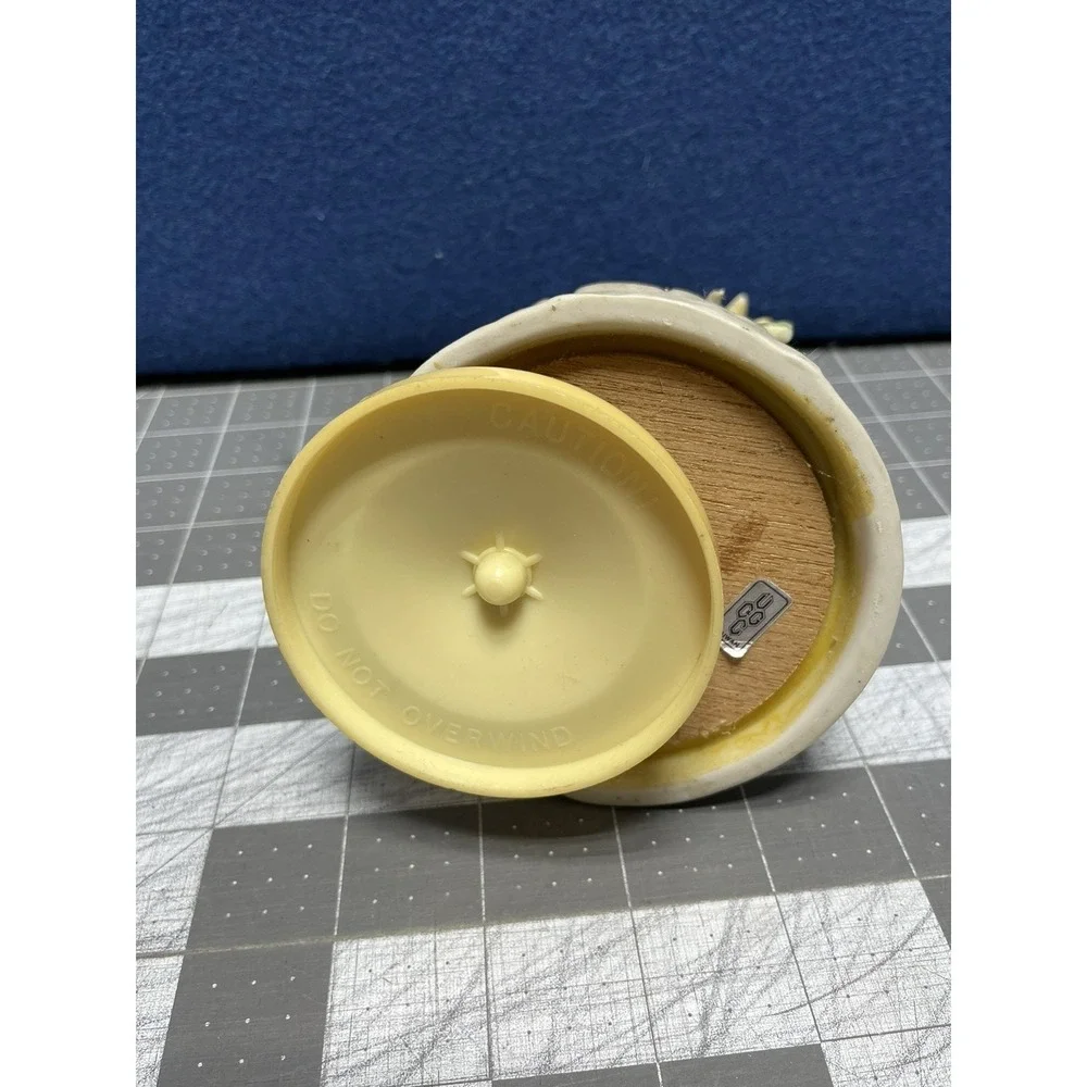 Porcelain Brown Robin Birds Music Box Over The Rainbow 7